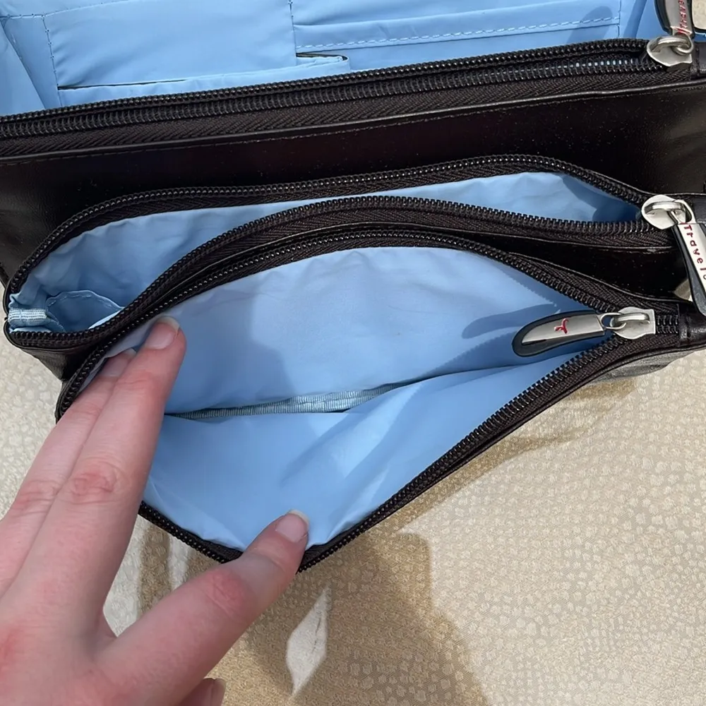 Travelon brown crossbody bag - Image 8