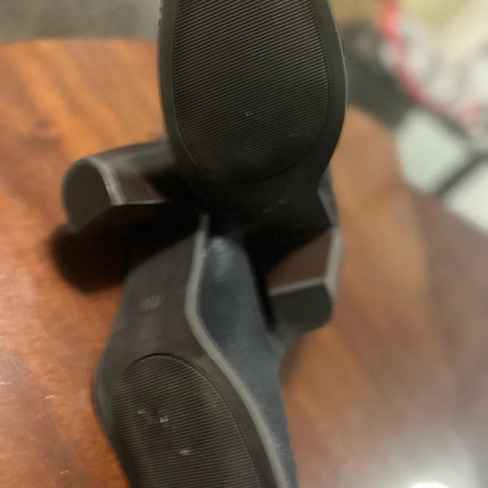 Ankle Boots with Chunky Heel and Smooth Finish size 11 - Image 4