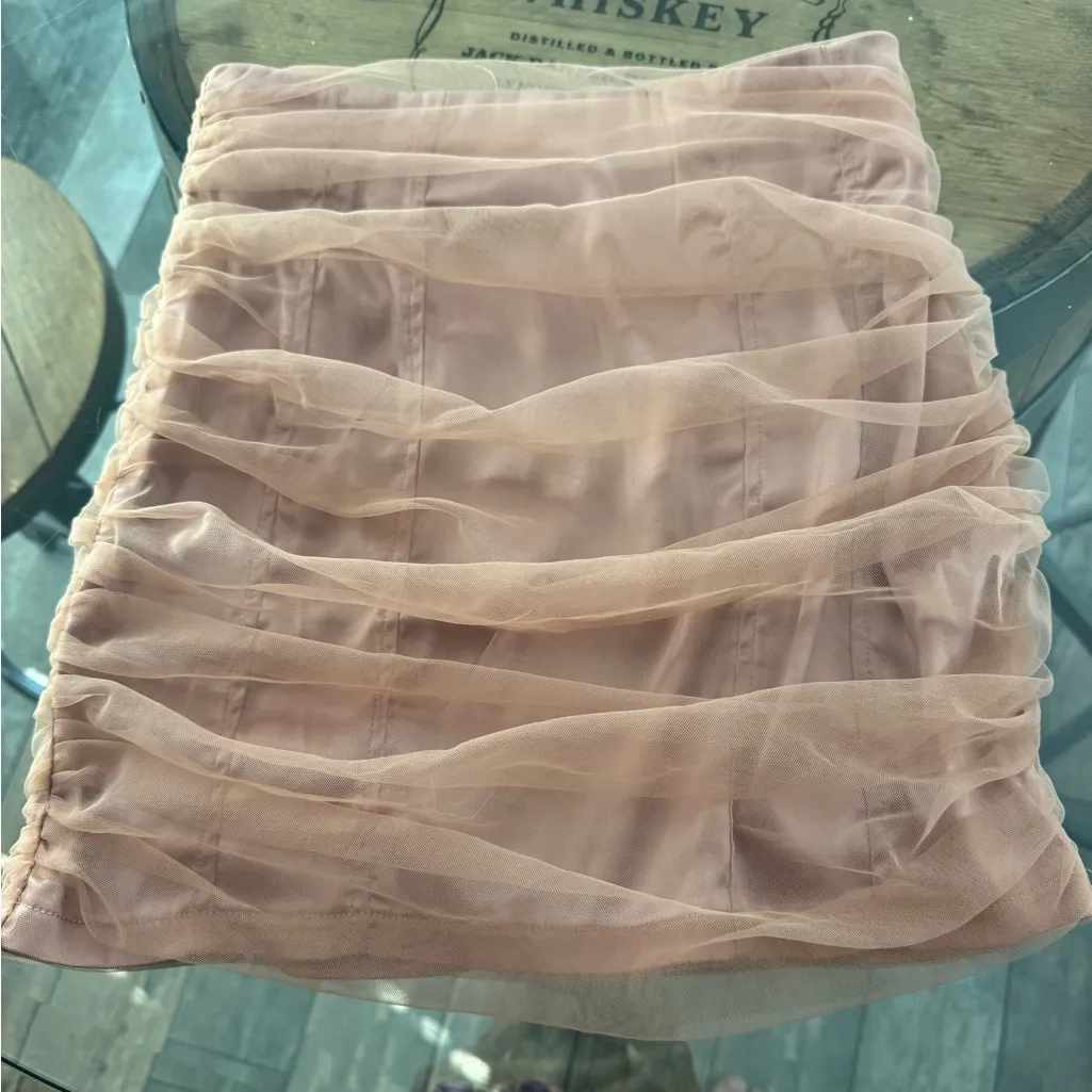 Do + Be Satin, chiffon mini skirt in size small
Elegant Pink Layered Skirt - Image 5