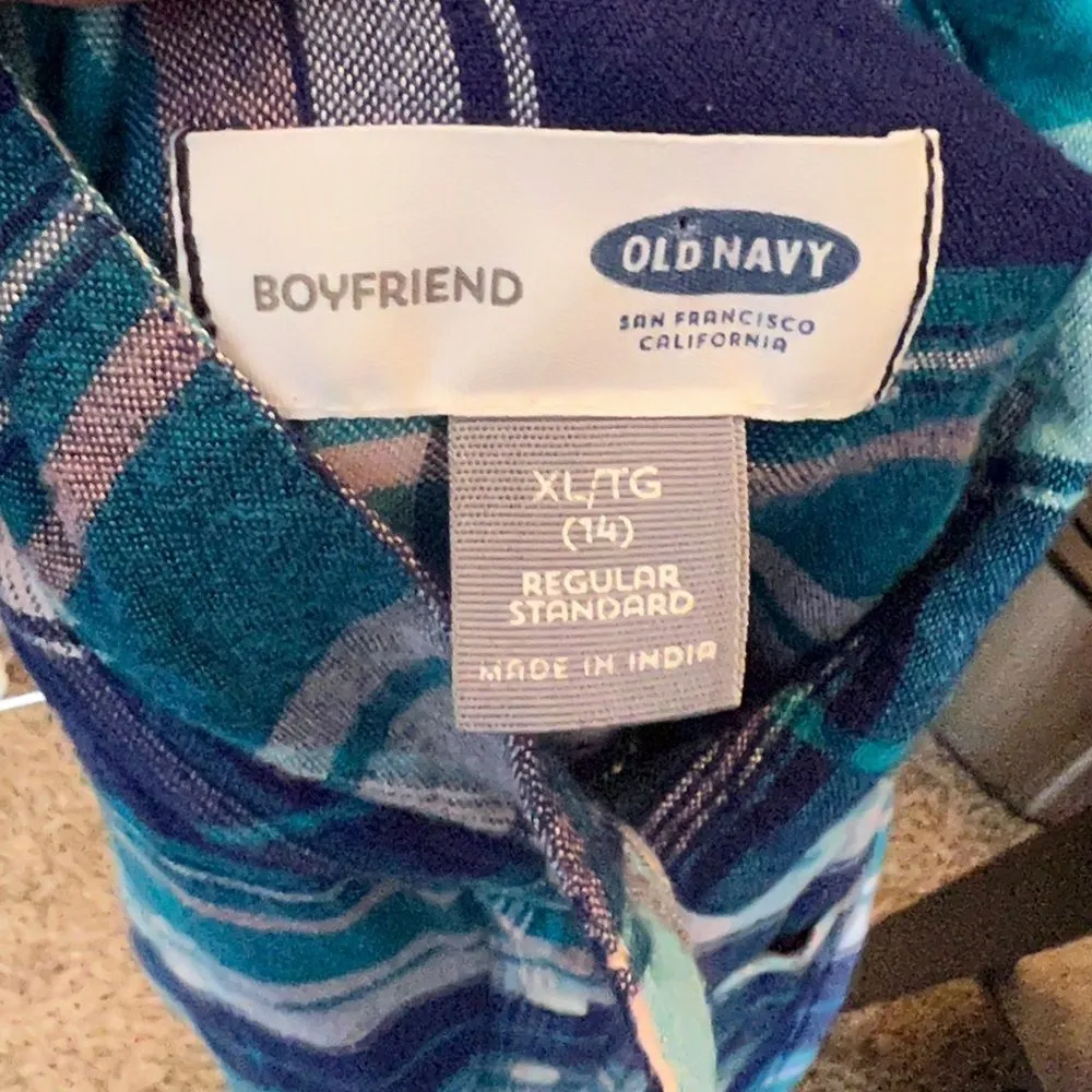 Old Navy  Boyfriend Shirt - Image 4