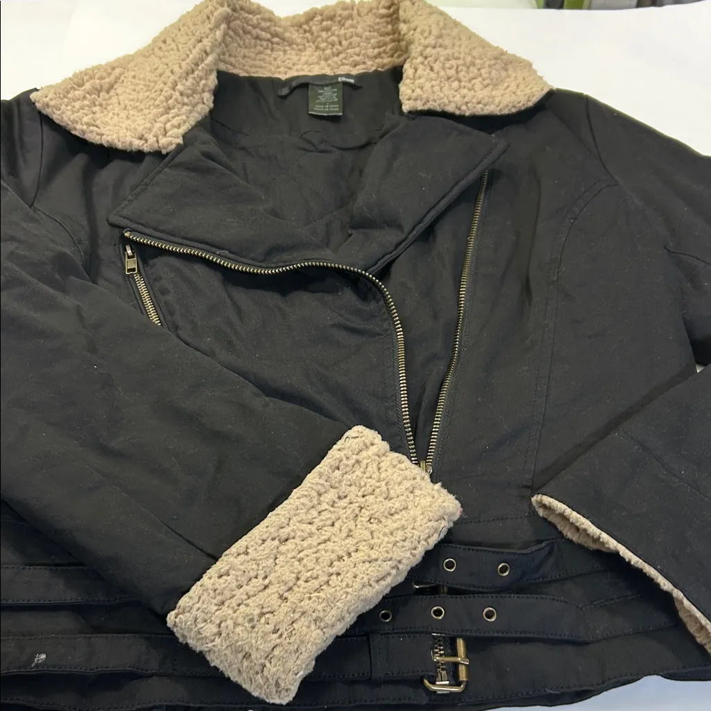 Ellison  women’s Black Jacket with Tan Sherpa Collar - Image 8