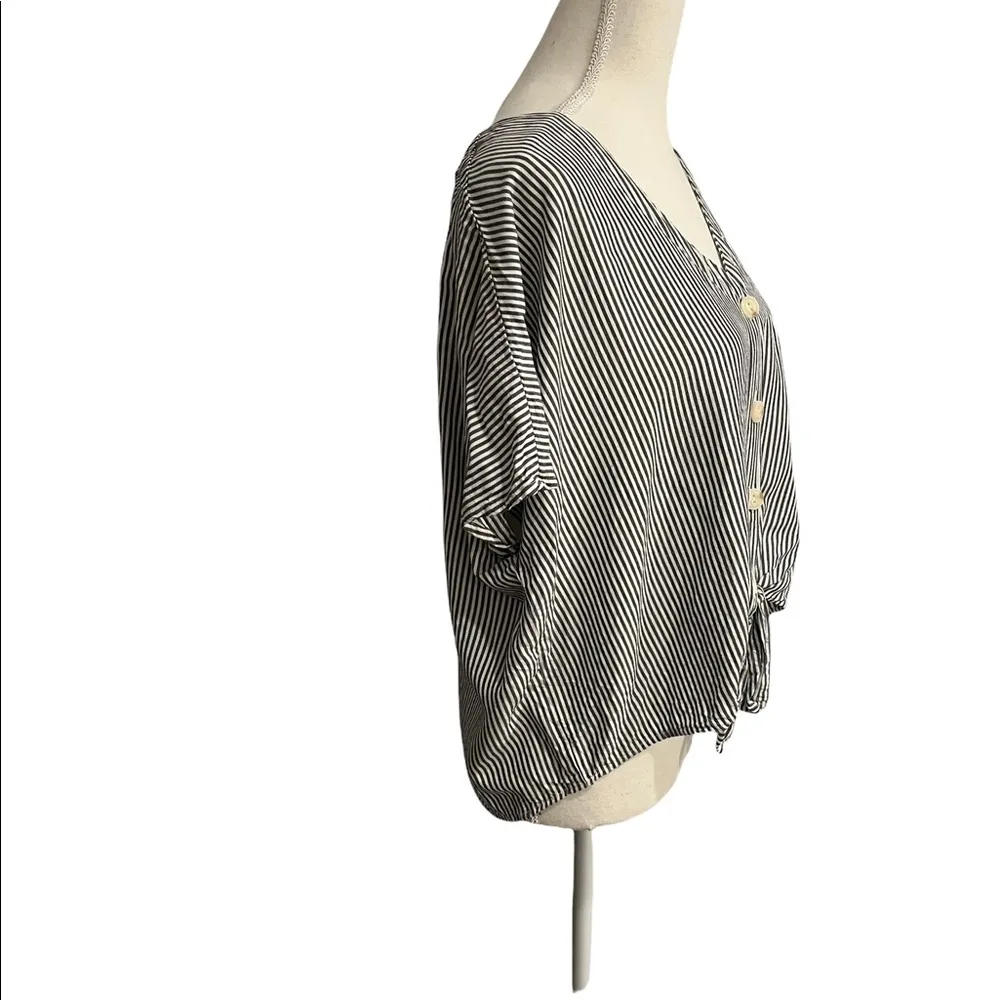 Universal Thread Striped Front Tie Shirt - Image 5