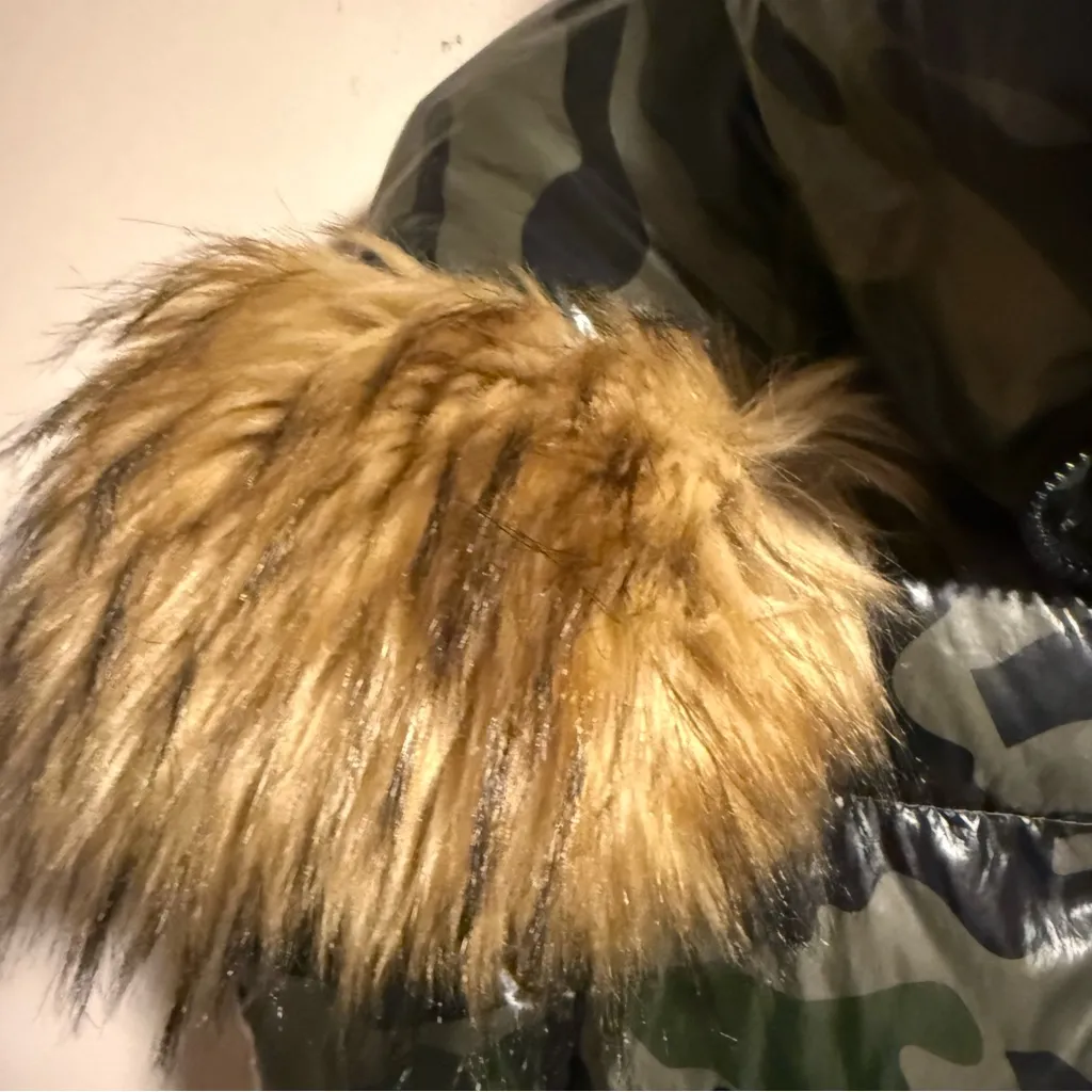 S13 Green Camo Glossy Shiny Puffer Vest Faux Fur - Image 5