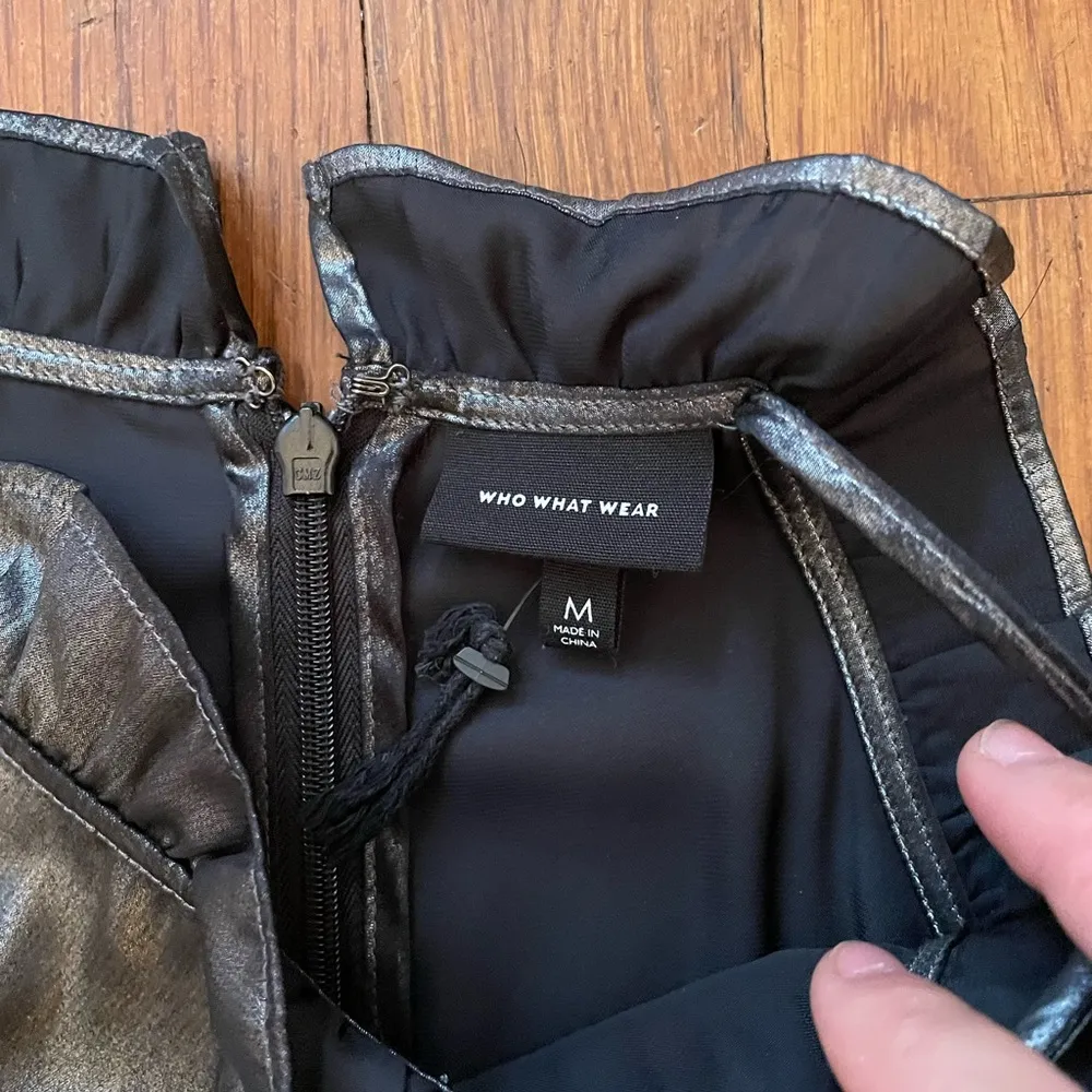 Who What Wear Liquid Silver Metallic Ruffled Event/Cocktail Dress - Medium - Image 15