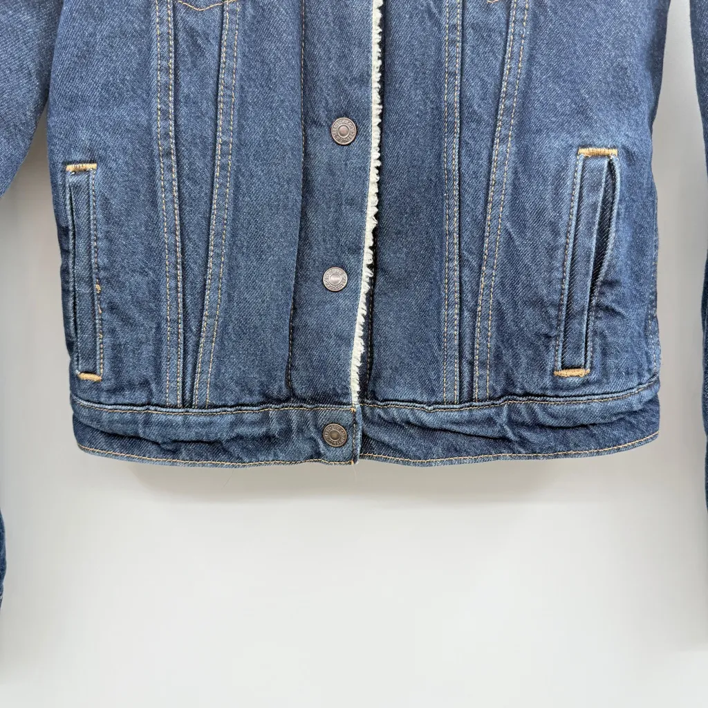 Levi’s Sherpa Trucker Jacket Women’s Size XS Type III Denim Lined Classic Fit - Image 3