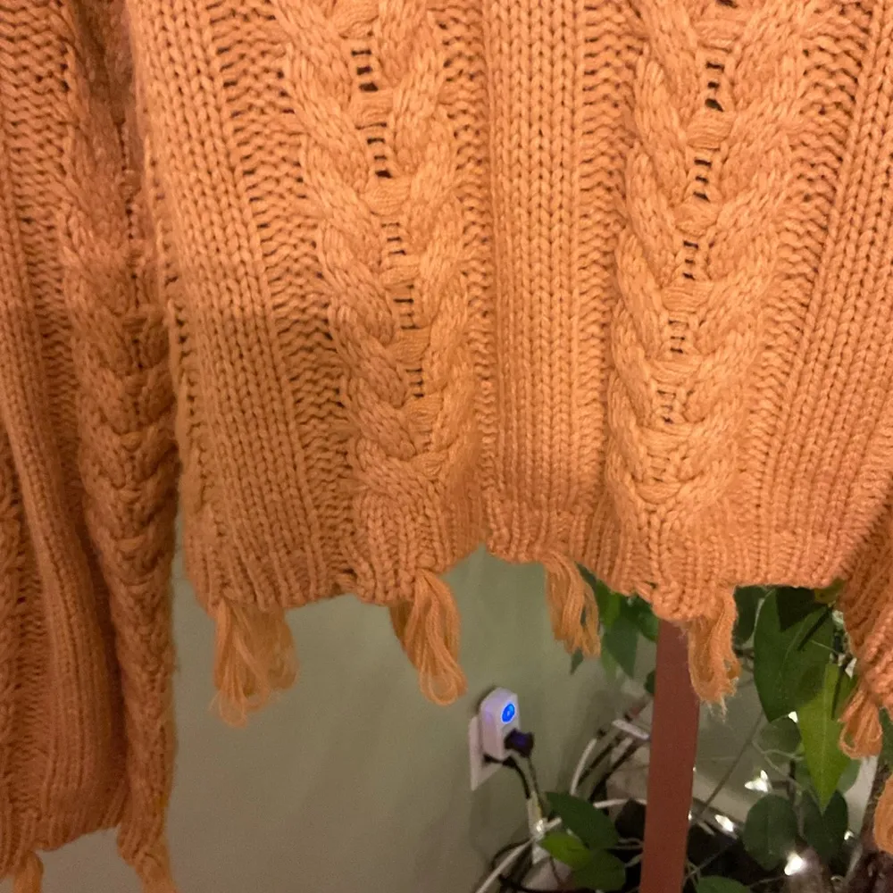 Cropped Distressed Sweater Size Small in Mustard - Image 4