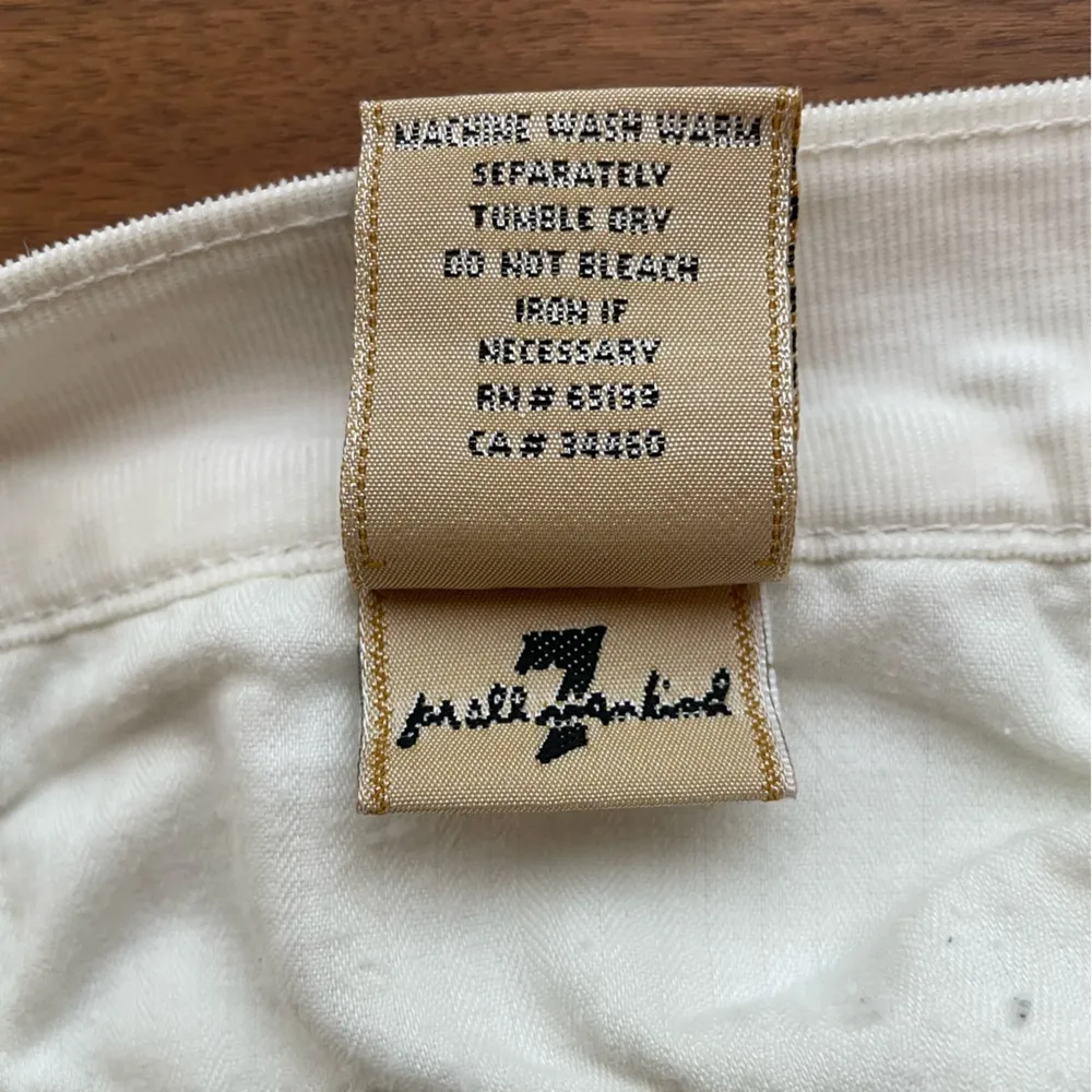 7 For All Mankind Wide Leg Bermuda Shorts Size 28 White Corduroy Low Waist Retro - Image 4