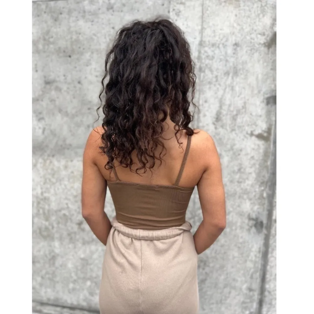 AGOLDE Spaghetti V-Strap Bodysuit in Toffee Size X-Small - Image 4