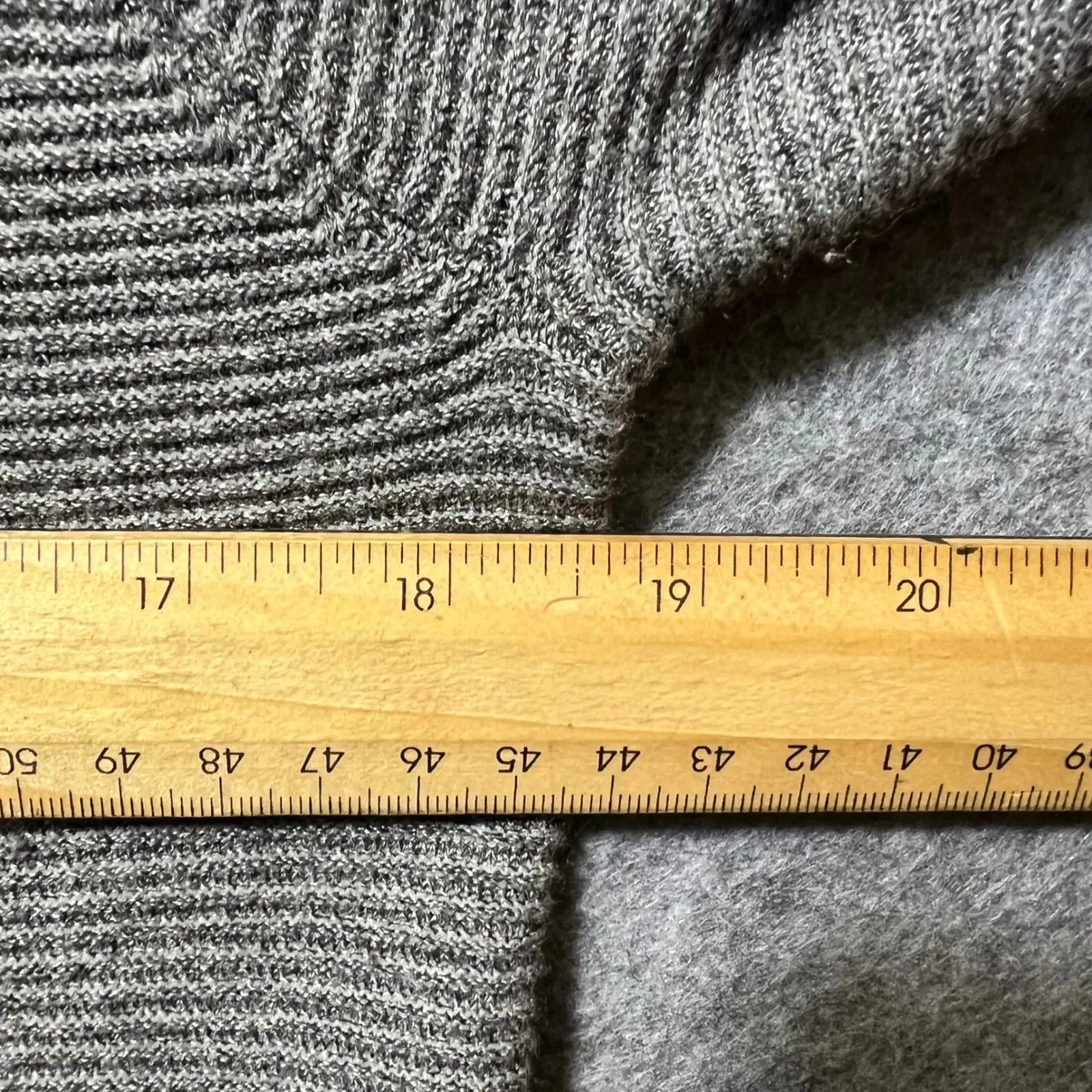 Cygnus Gray Textured Knit Sweater Womens Medium Long Sleeve Split Hem Tunic - Image 3