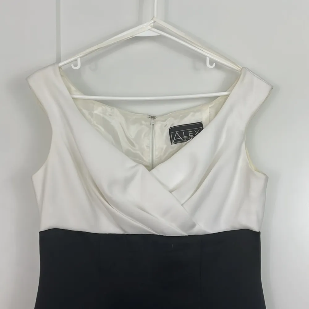 Vintage Alex Evening Size 10 V-Neck Sleeveless Satin Maxi Formal Gown Dress - Image 3