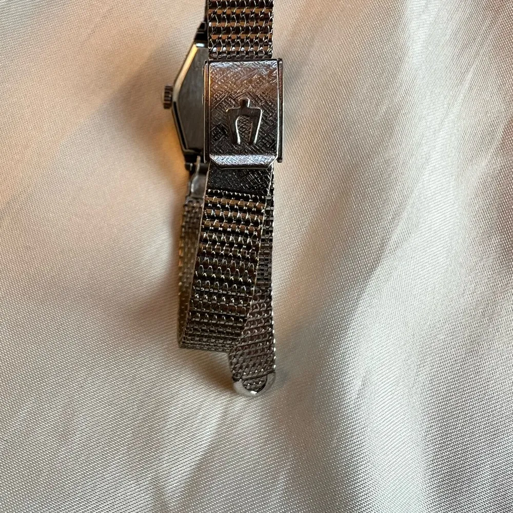 Vintage Bulova Watch Women’s Ladies Silver  Mesh Buckle Band 1977 Manual Wind 6" - Image 4