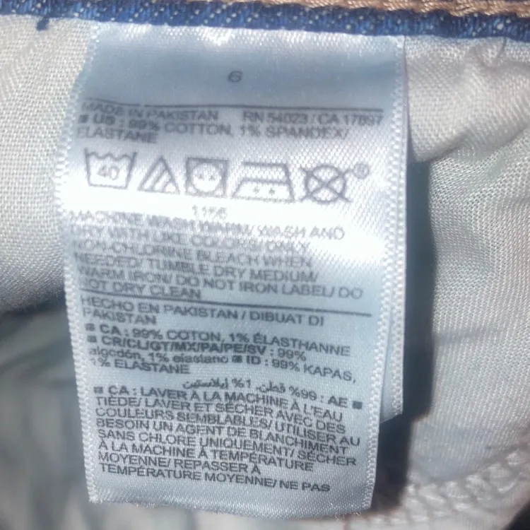 Old Navy High-Rise O.G. Straight Ripped Jean Shorts Size 6 BNWT - Image 9