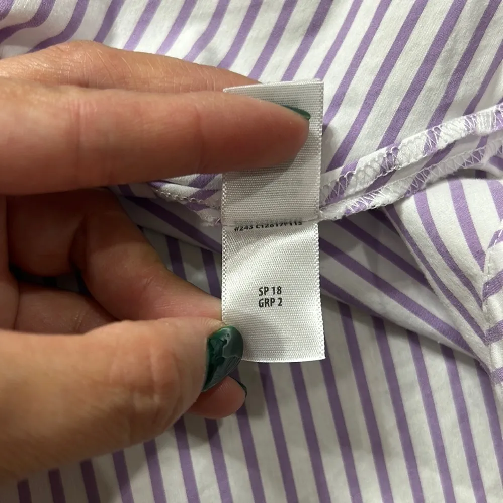 St. John • pinstripe high low long sleeve top - Image 12