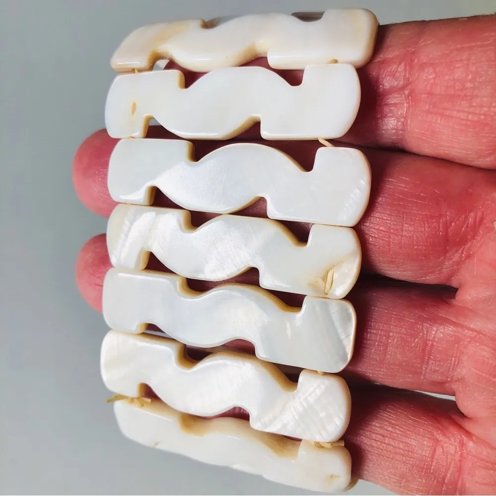 Shell Bracelet Smooth Flat Stretchy Silver - Image 5