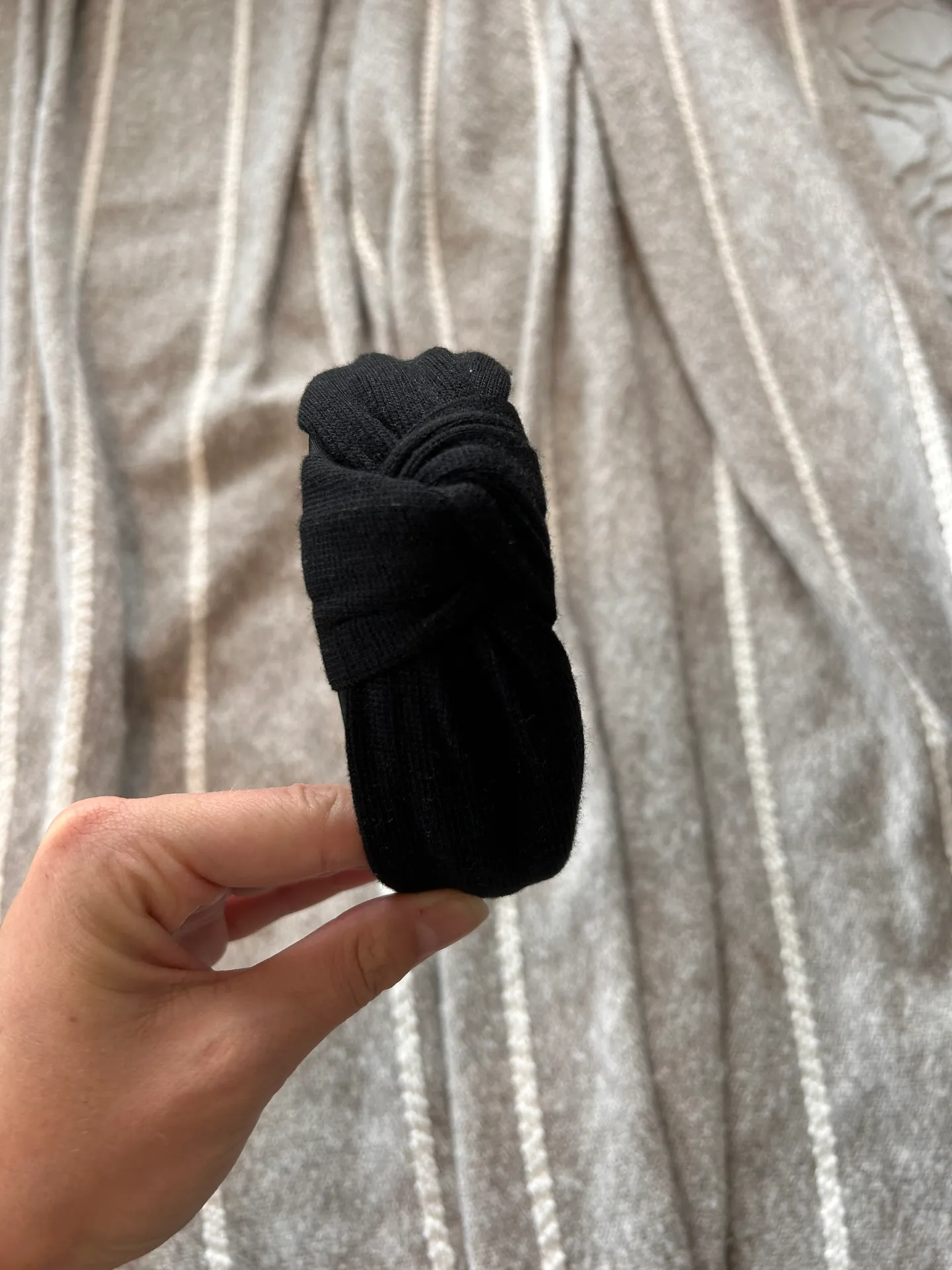 Boutique Headband Black - Image 2