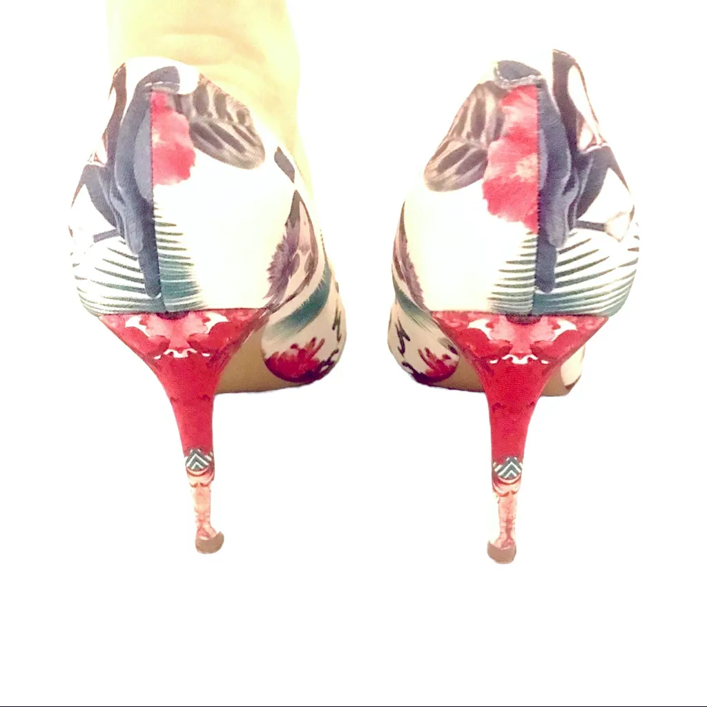 MARC FISHER "DARREN5-R" CORAL, GREEN & WHITE FABRIC LEAF PRINT PUMPS (7.5) - Image 7