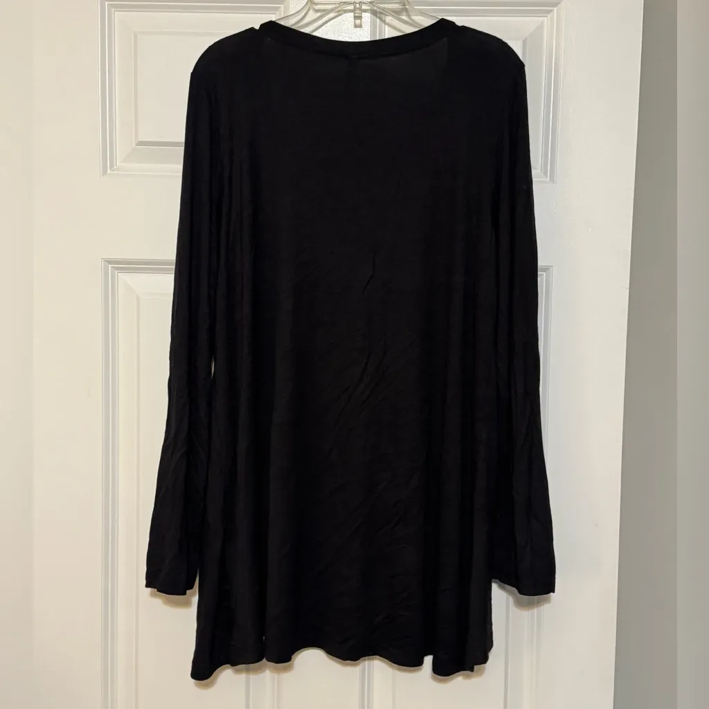 NWT Popyoung Long Sleeve V - Image 4