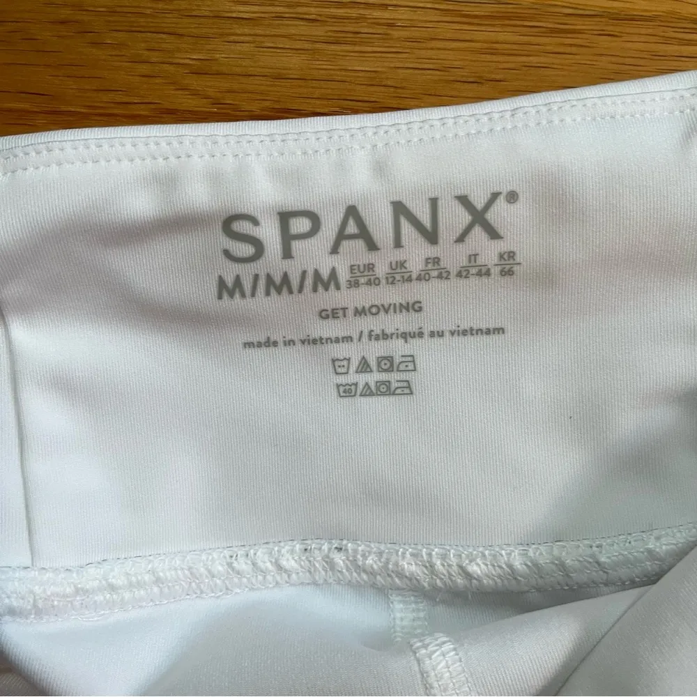 Spanx get moving white skort size medium - Image 4