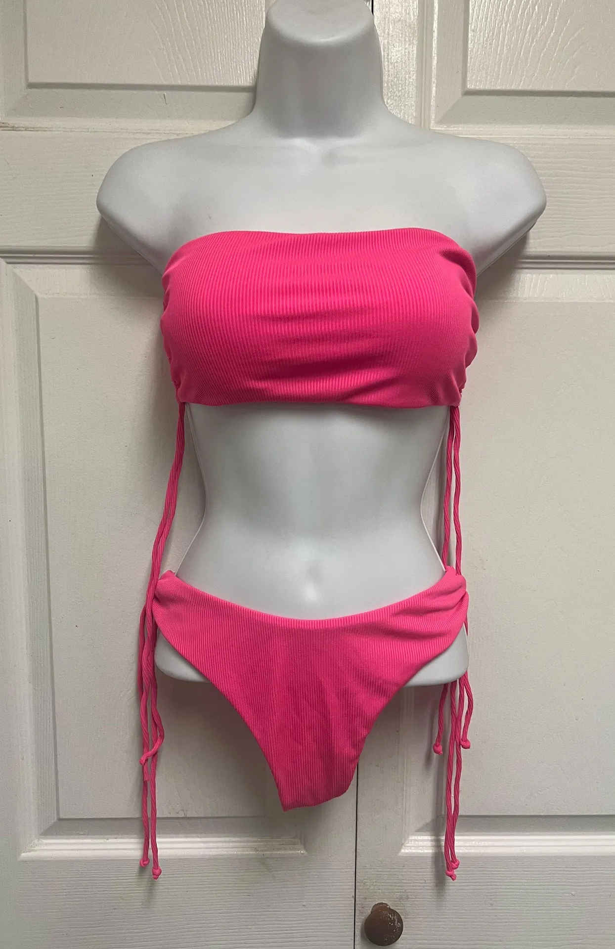 UNBRANDED Hot Pink Ribbed Tie Side Bandeau Bikini Set Size M - Image 2