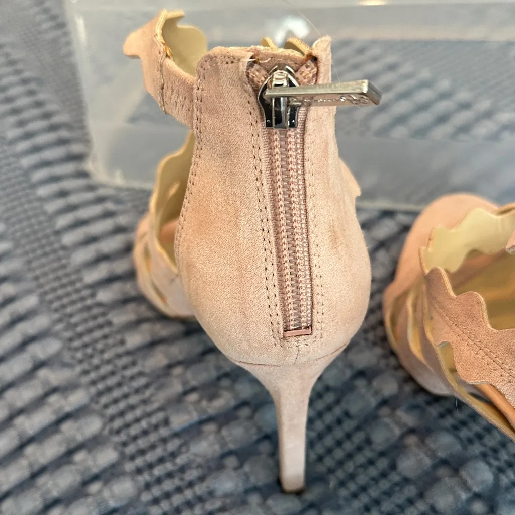 NWT Jessica Simpson Blush Ruffle Heels - Image 4