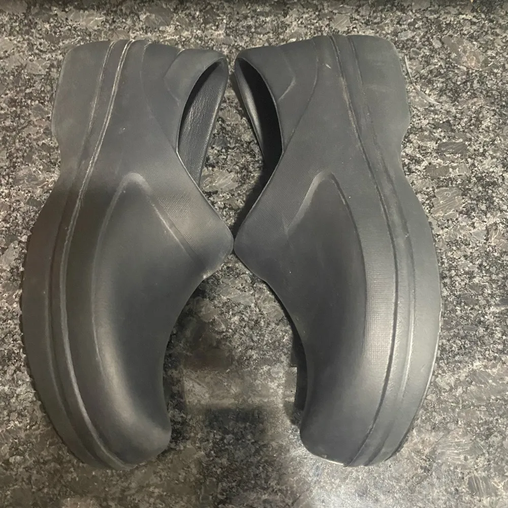 Black Crocs women 7 - Image 5