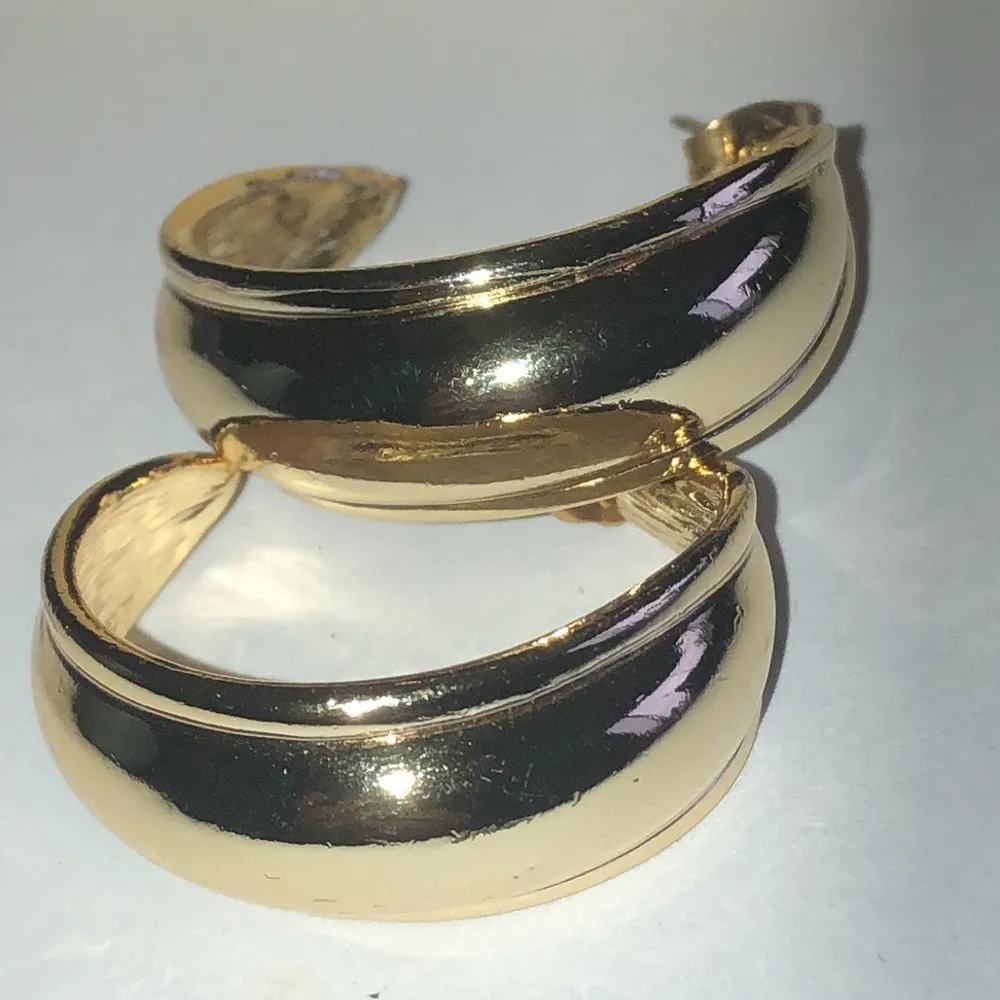 Gold Tone Chunky Retro Boho Hoop Earrings - Image 3