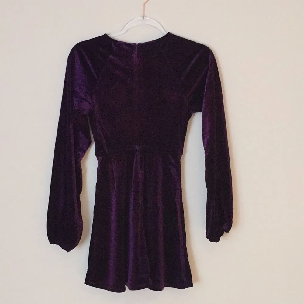 Lovers + Friends Revolve Nettie plum purple velvet dress - Image 5