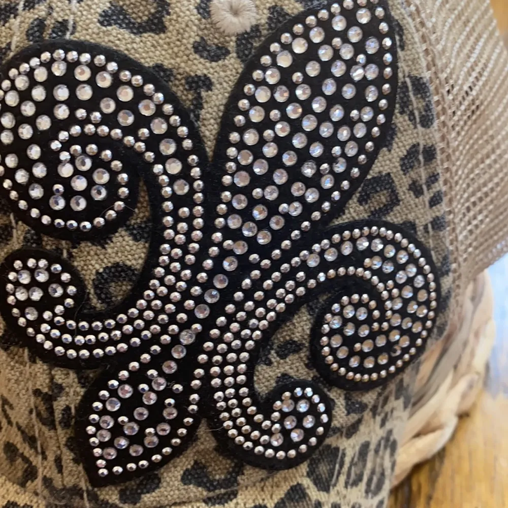 Cute cheetah fleur de lis hat Tan - Image 2