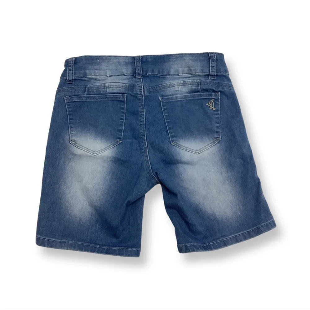 VIP Jeans Size 3/4 Butt Lifter Bermuda Shorts. Preloved - Image 2