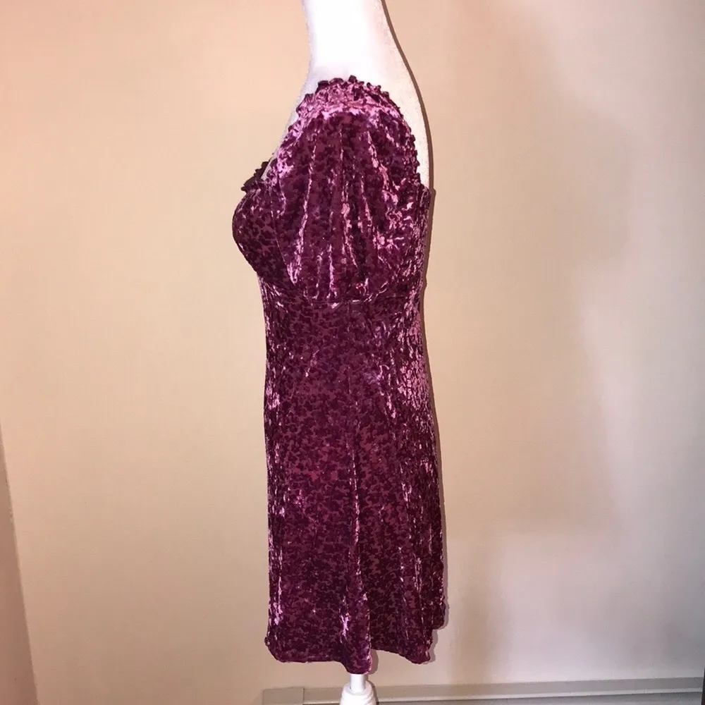 UO Cassandra Velvet Puff Sleeve Mini Dress - Image 5