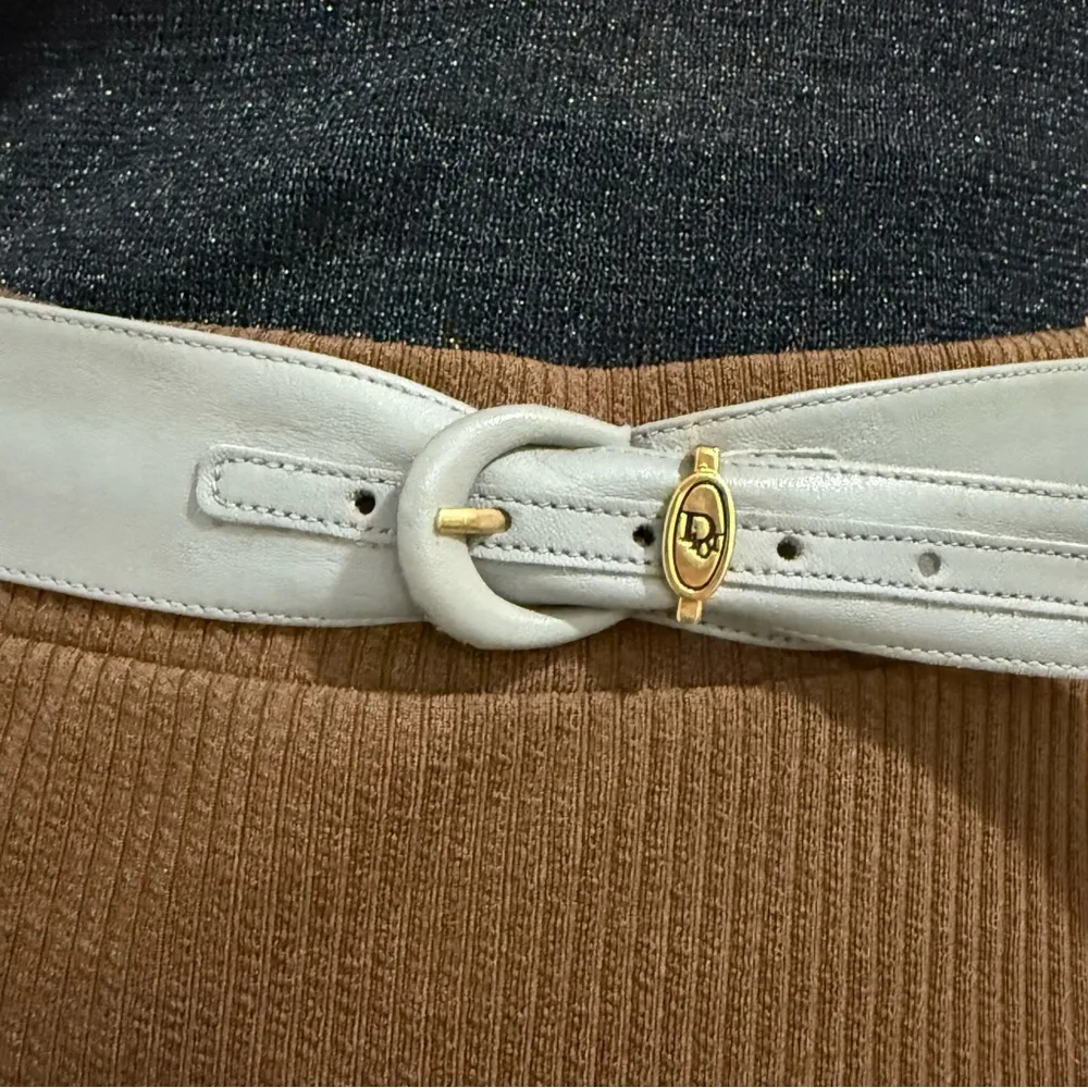 Vintage CHRISTIAN DIOR 17020 Light Gray Soft Leather Women’s Dress Belt Size M - Image 7