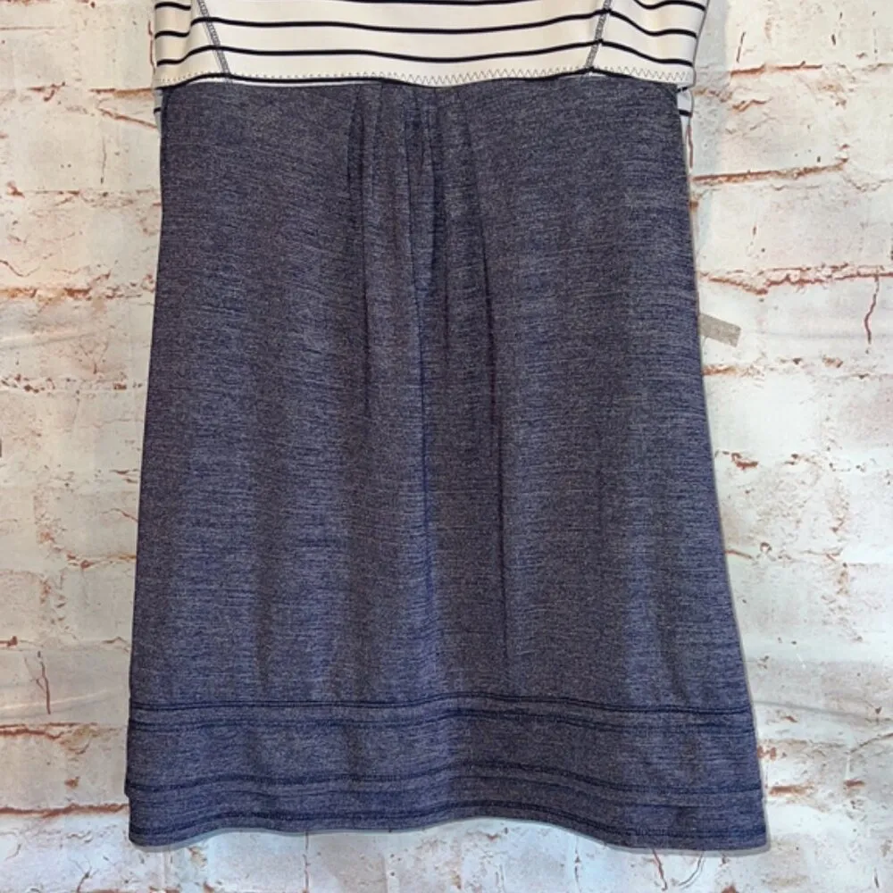 Lululemon Run Back on track tank top work out stripe built in bra 8 pull over - Image 3