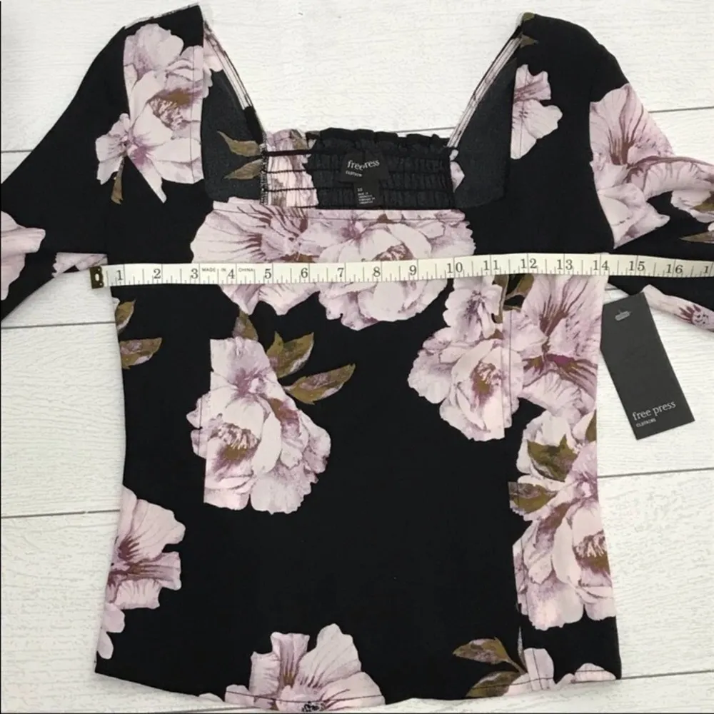 Free Press Clothing Black and Lavender Floral Print Size XS Crop Top NWT - Image 6