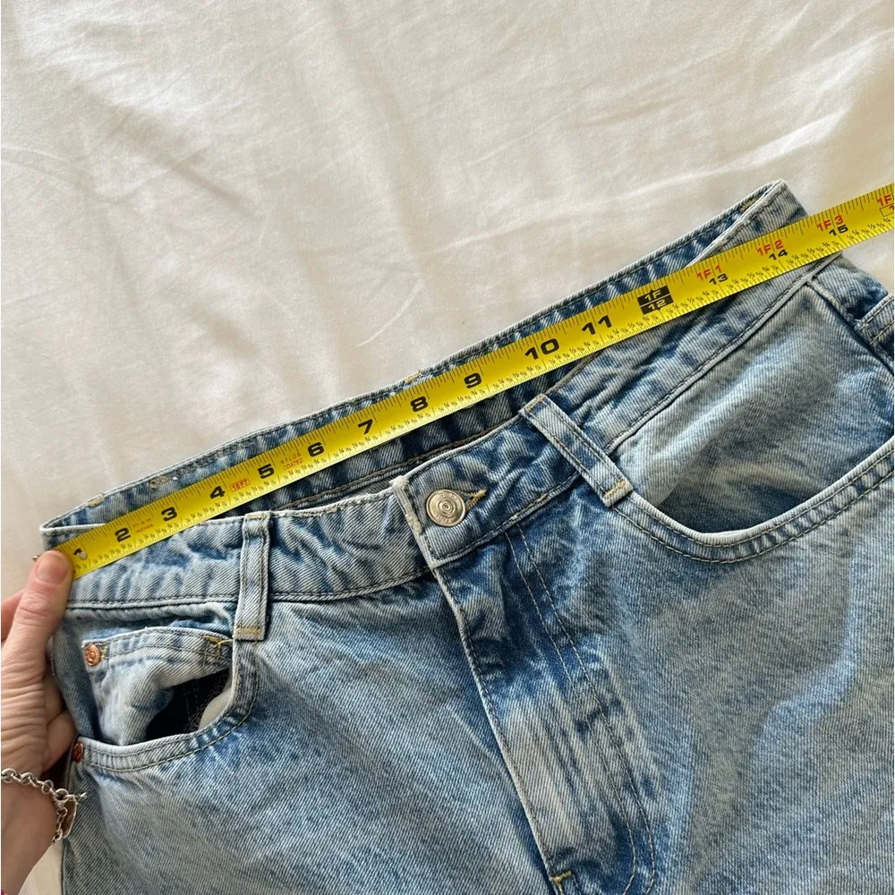 HIGH RISE Z1975 STRAIGHT  LEG ANKLE-GRAZER JEANS size 6 - Image 4