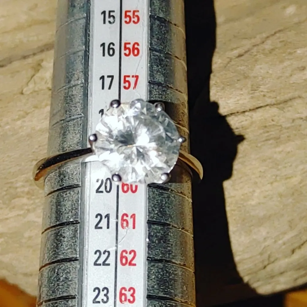 Solitaire Ring Rhinestone Silver Tone Clear Round Stone Size 9 Classic Prong - Image 5