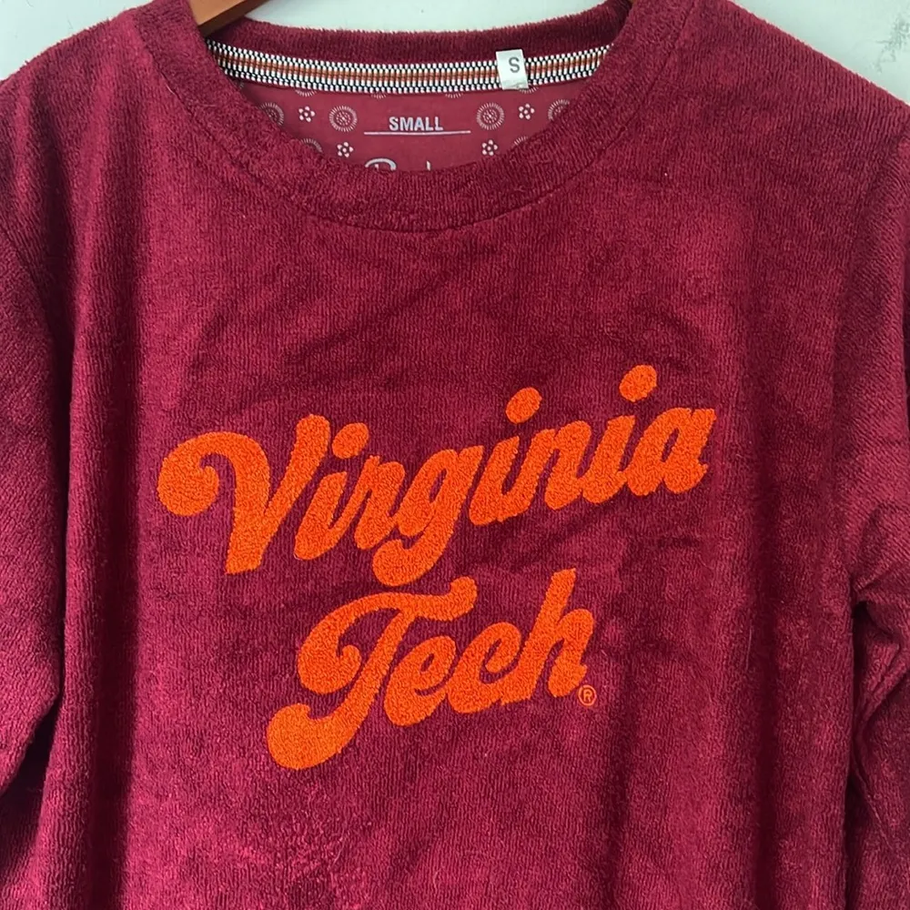 Virginia Tech Women's Maroon Long Sleeve Top Sz Small - Image 2