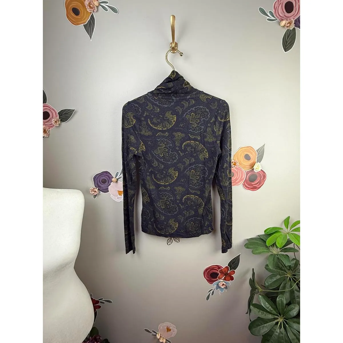 Evereve Green Paisley Spandex Cowl Neck Long Sleeve Top - Size - XS - Image 3