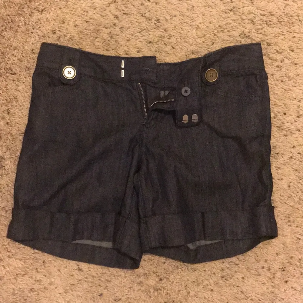 Club Monaco denim shorts size 2 - Image 2