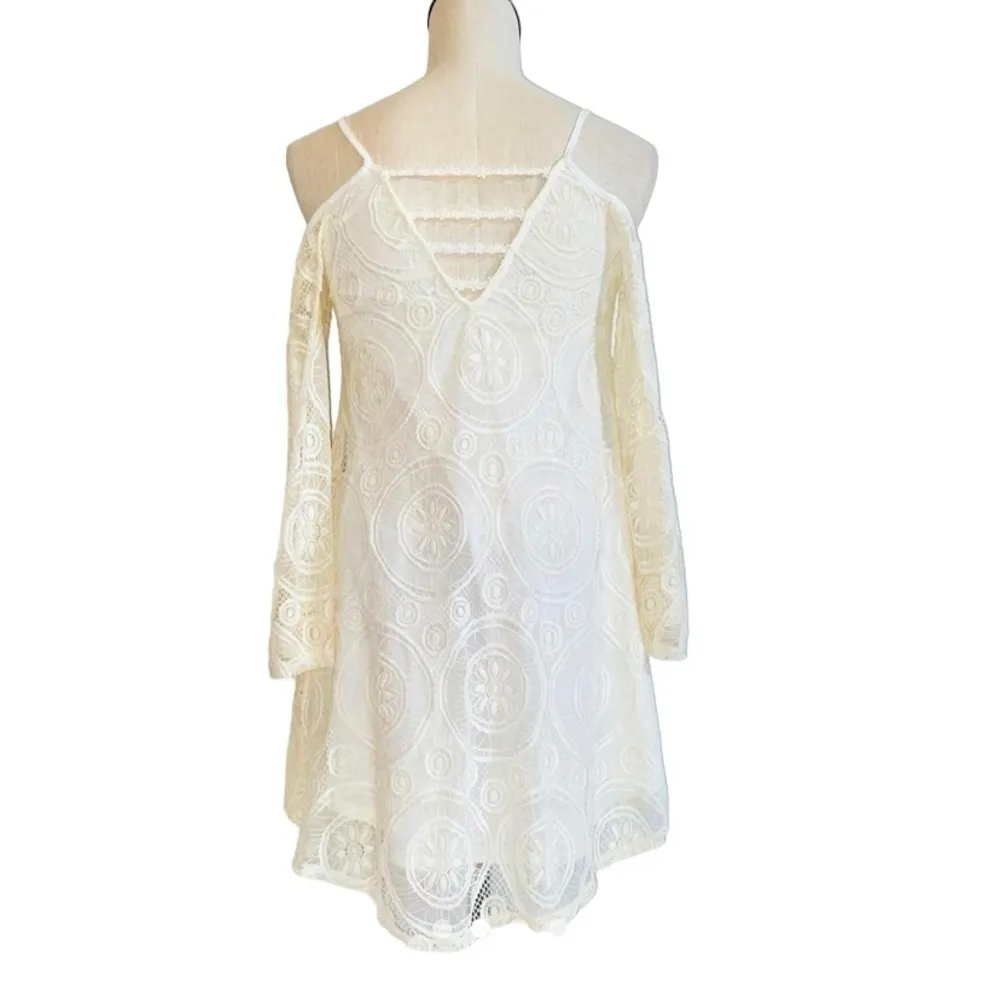 Love, Fire Women's Lace Cold Shoulder Ivory Dress New - Image 3