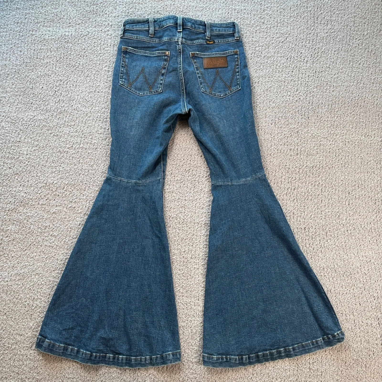 Wrangler High Rise Flare Jeans 28x30 Bell Bottoms Womens Medium Wash Denim Y2K - Image 2