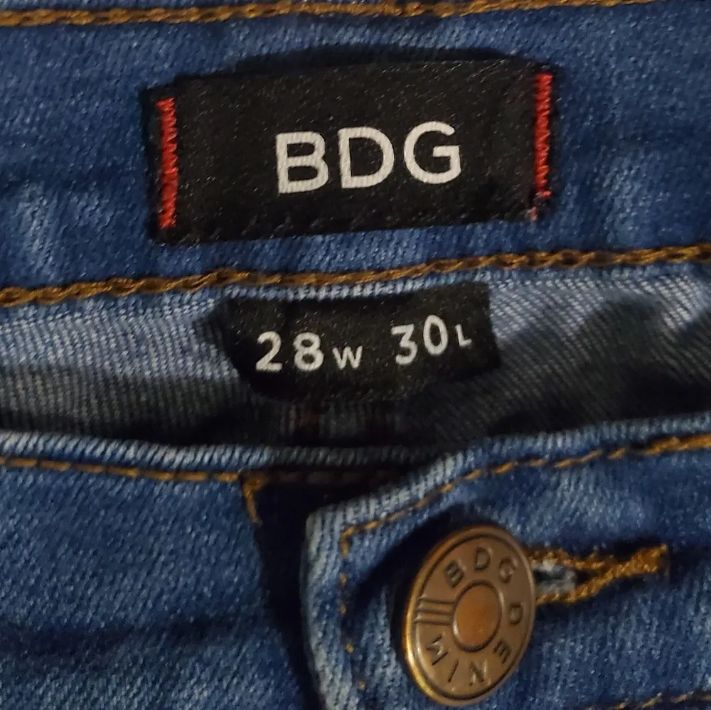 🔥SALE🔥 UO BDG High Cigarette Light Wash Ankle Jeans 28 - Image 3