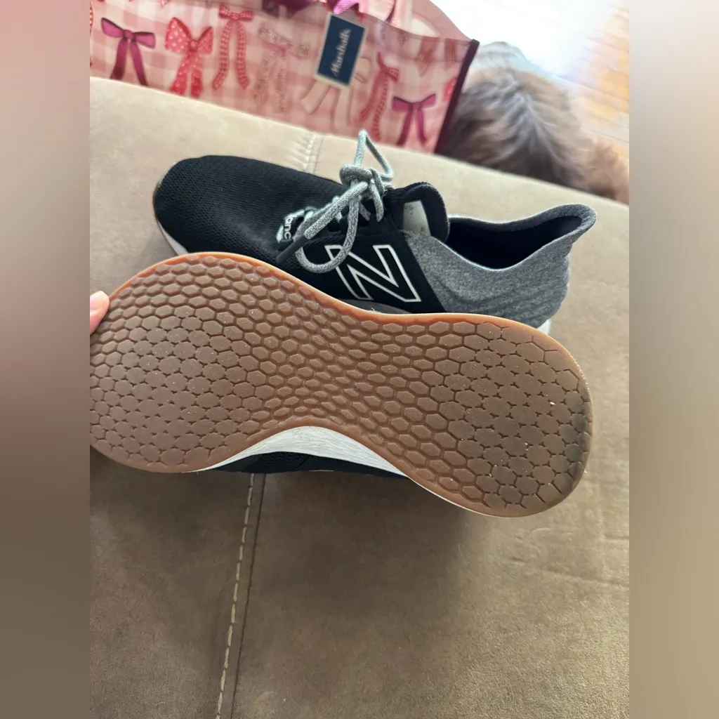 New Balance Fresh Foam ROAV Black and Gray Sneakers - Image 5