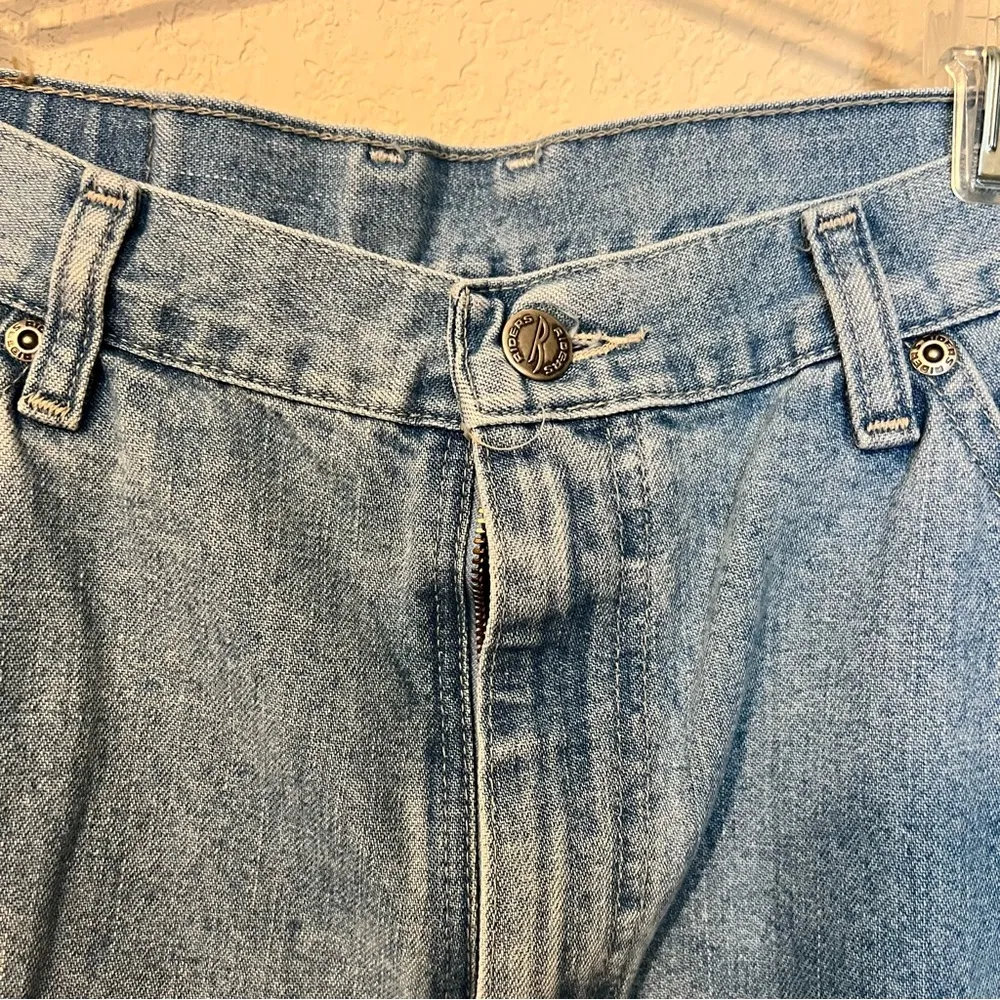 Light Wash Denim Riders Vintage Jeans - Image 6