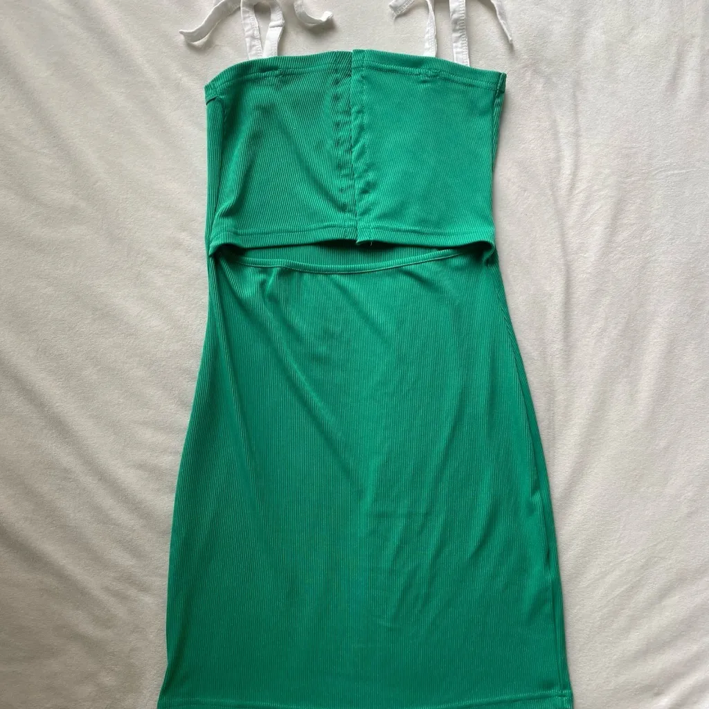 Notre Dame green and white patchwork ribbed bow dress - Image 8