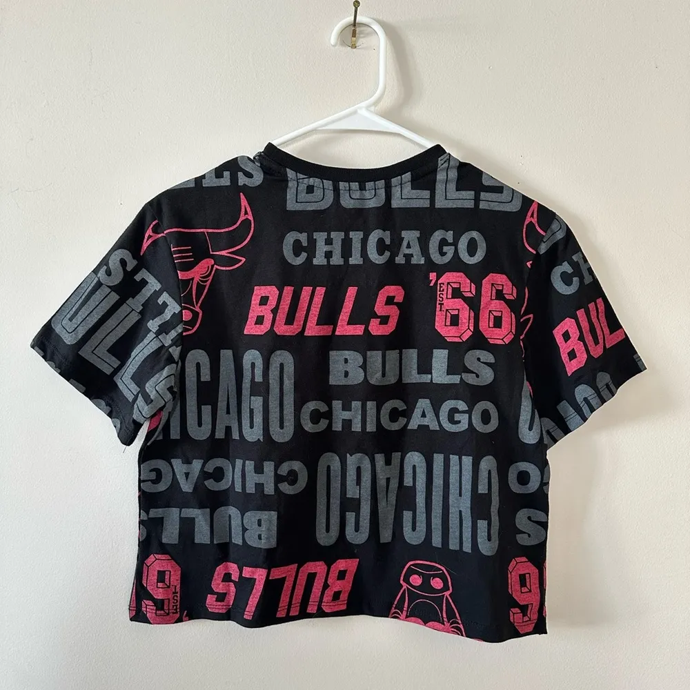 Women’s NBA Chicago Bulls crop shirt XS - Image 3