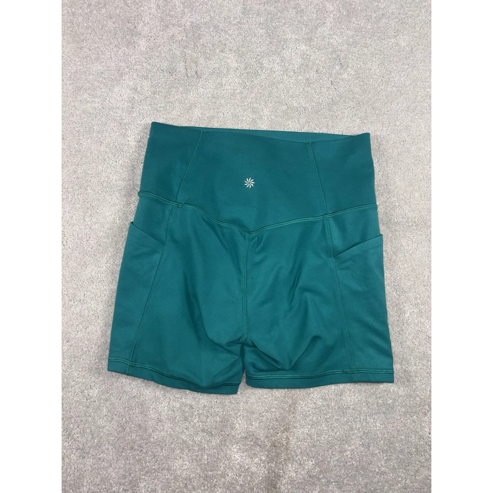 athleta salutoation stash 5 in short small green - Image 3