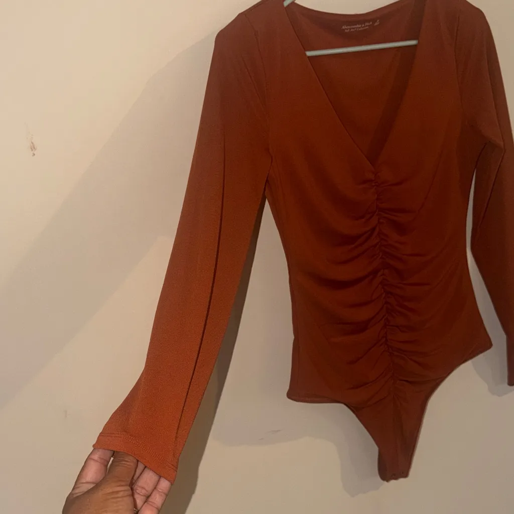 Abercrombie & Fitch Deep V-Neck Bodysuit in Rust - Image 6