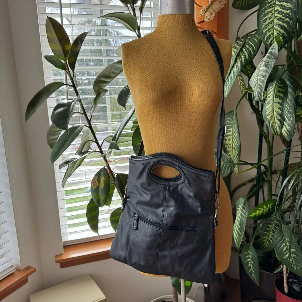 Nicole by Nicole Miller women’s black leather Bag - Image 3