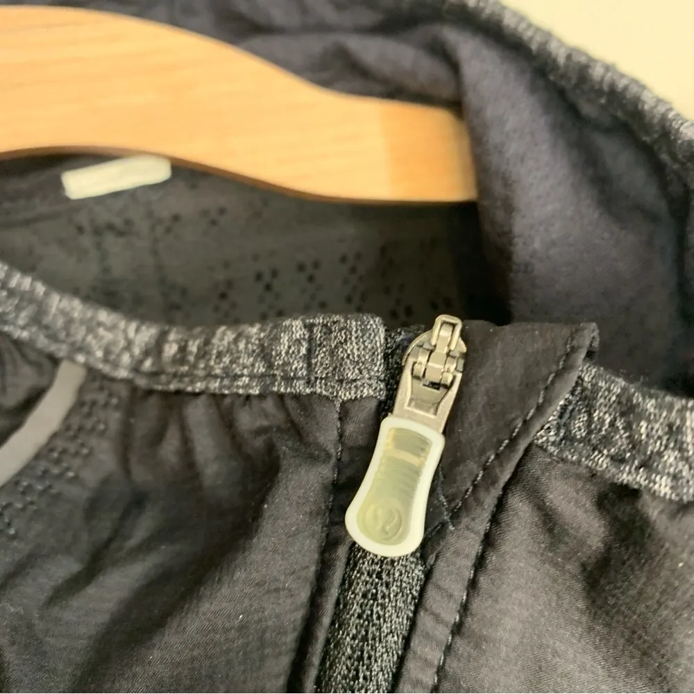 Lululemon Black Mesh Back Full Zip Athletic Jacket Size 6 - Image 10