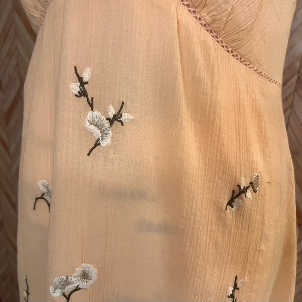 BB Dakota Haleigh Peach‎ Low Neck and Back Embroidered Midi Dress Women's Size 6 - Image 4